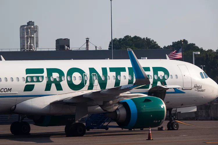 Drunk Frontier Passenger Removed After Shouting Fake Bomb Threat
