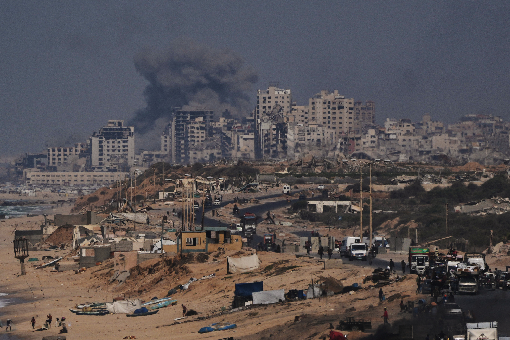 Israeli Airstrikes Kill Over 32 in Gaza as Netanyahu Stands Firm